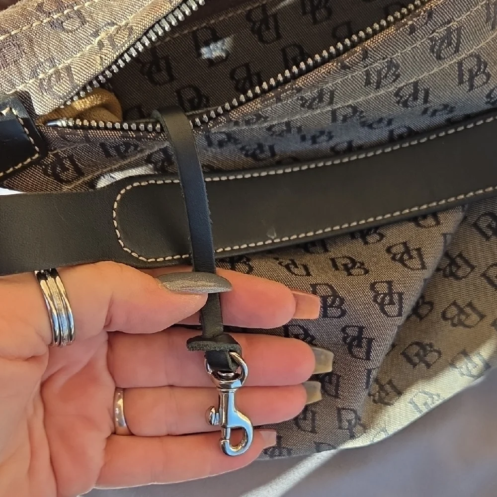 Dooney & Bourke Monogram Tan Shoulder Bag - Picture 8 of 16